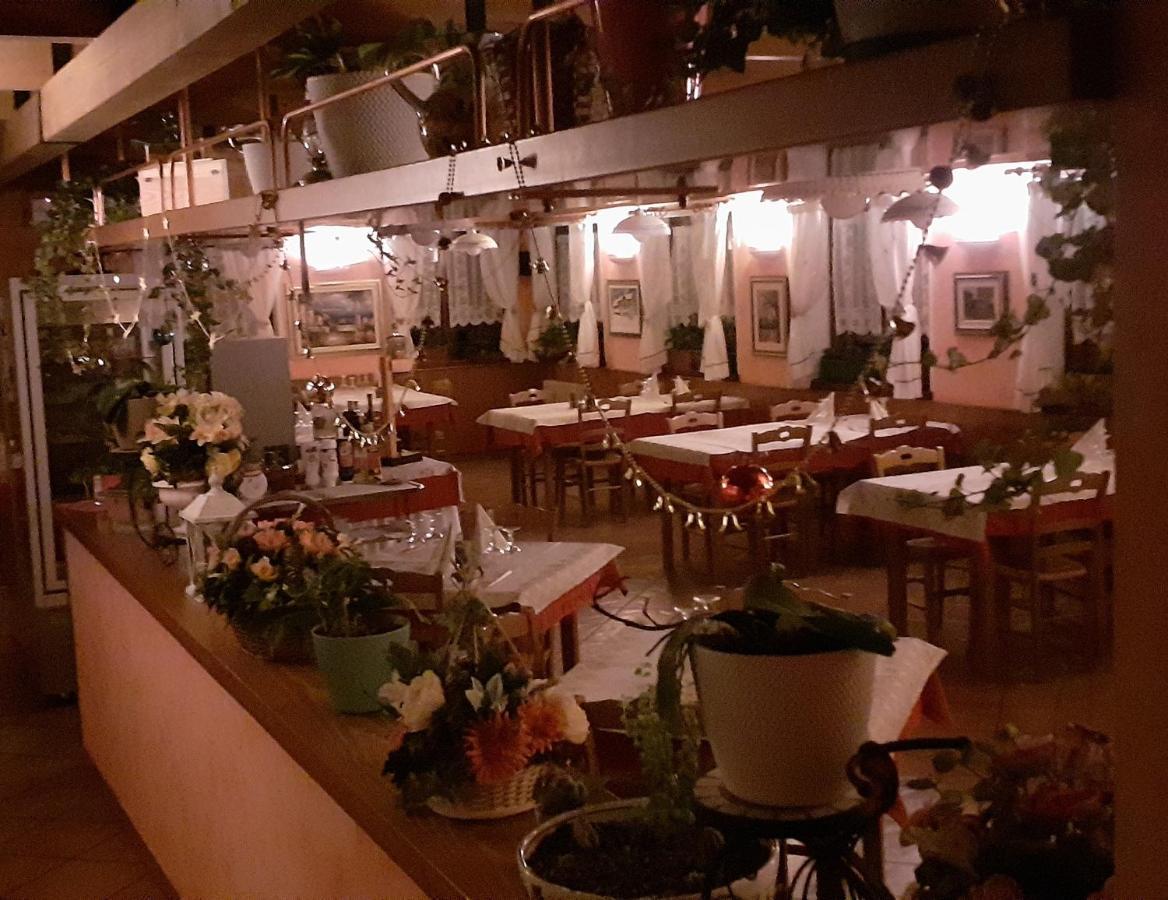Albergo Nuoitas フォルニ・ディ・ソプラ エクステリア 写真