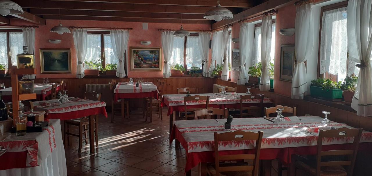 Albergo Nuoitas フォルニ・ディ・ソプラ エクステリア 写真