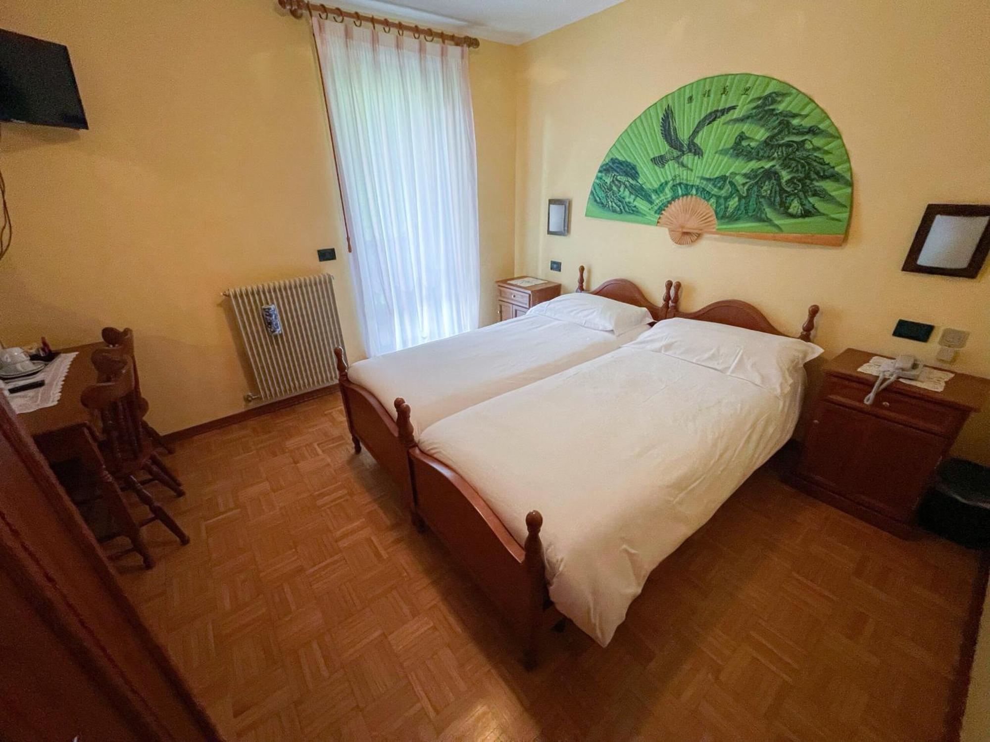 Albergo Nuoitas フォルニ・ディ・ソプラ エクステリア 写真